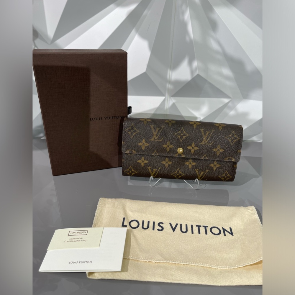 Sarah Louis Vuitton monogram wallet 💯 authentic!